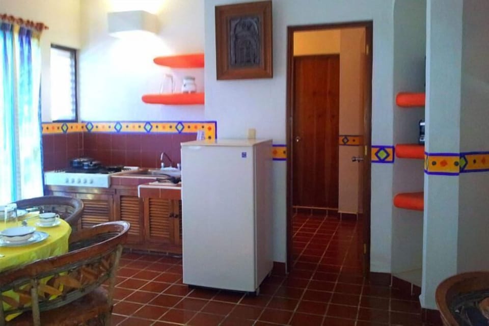Junior Suite, Kitchenette | In-room dining