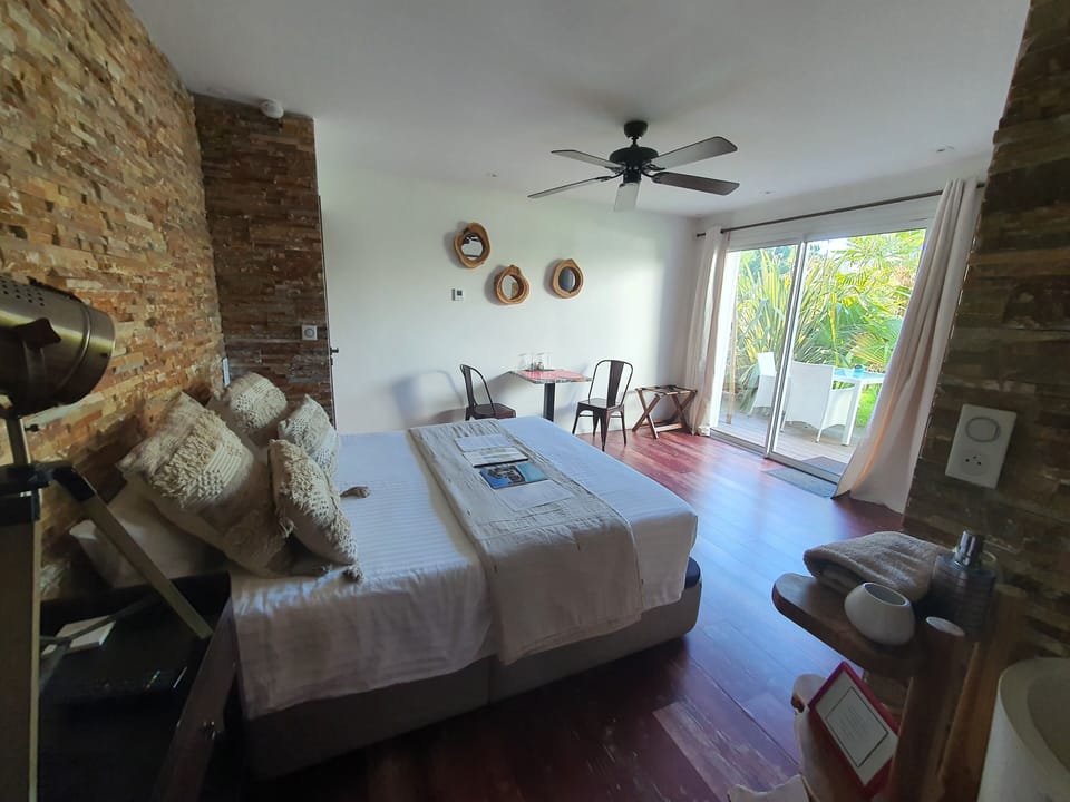 Double Room CUBA, Garden View | Minibar, individually furnished, soundproofing, rollaway beds