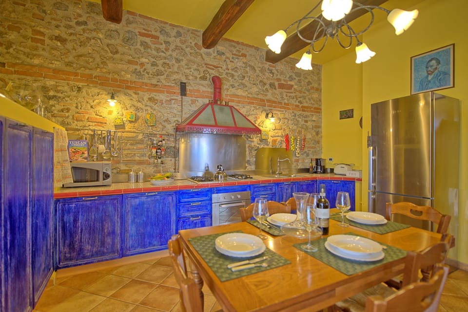 Villa, 3 Bedrooms | Private kitchen | Full-size fridge, microwave, oven, stovetop