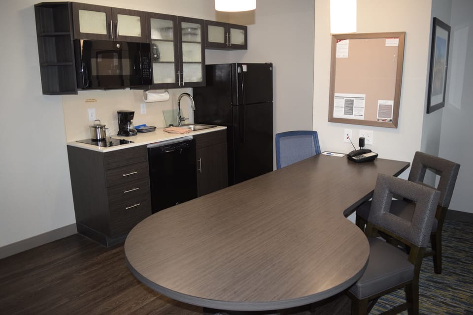In-room safe, desk, laptop workspace, soundproofing
