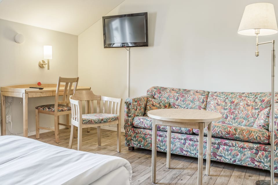 Double Room | Desk, laptop workspace, soundproofing, iron/ironing board (on request)