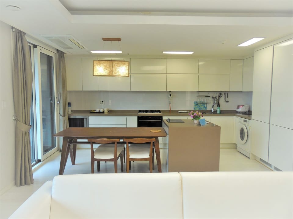 Royal Suite, 1 Queen Bed | Private kitchen | Full-size fridge, microwave, oven, electric kettle