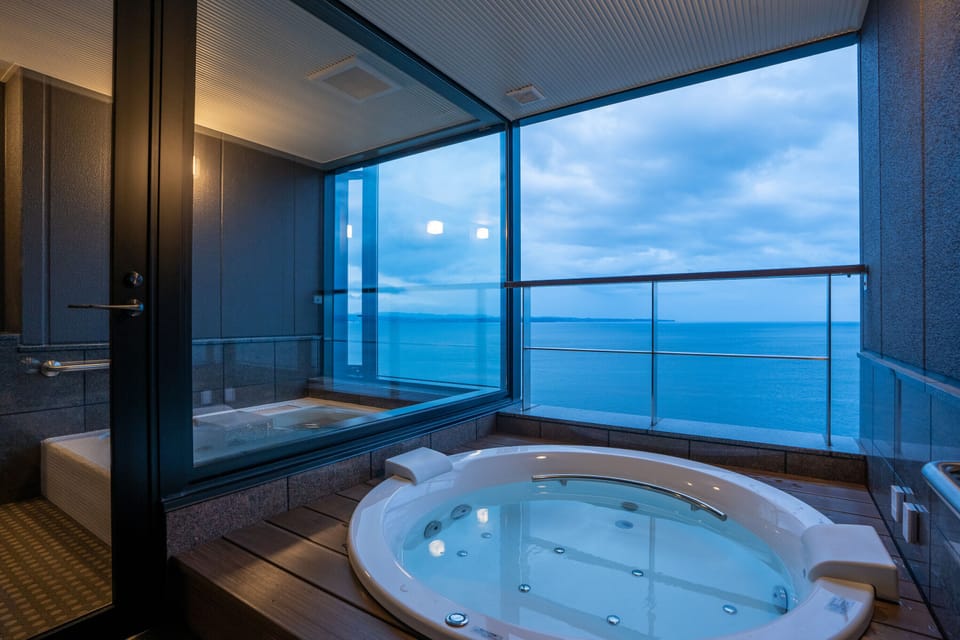 [Club Lounge Access] GAHAMA tower(Western Style)10F | Bathroom | Free toiletries, hair dryer, bathrobes, slippers