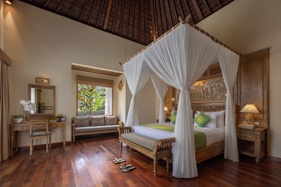Luxury One-Bedroom Villa with Private Pool with Daily Afternoon Tea | Minibar, in-room safe, desk, blackout drapes