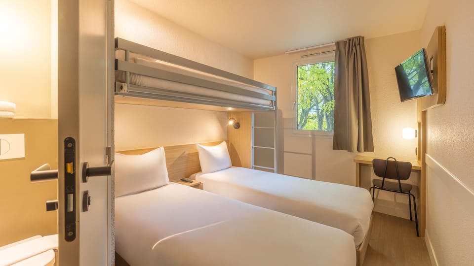 Standard Room, Multiple Beds | Desk, blackout drapes, soundproofing, free cribs/infant beds