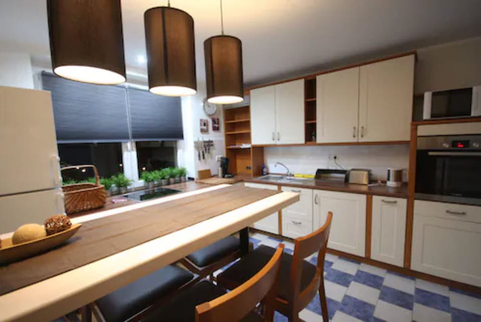 Family Condo, 3 Bedrooms | Private kitchen