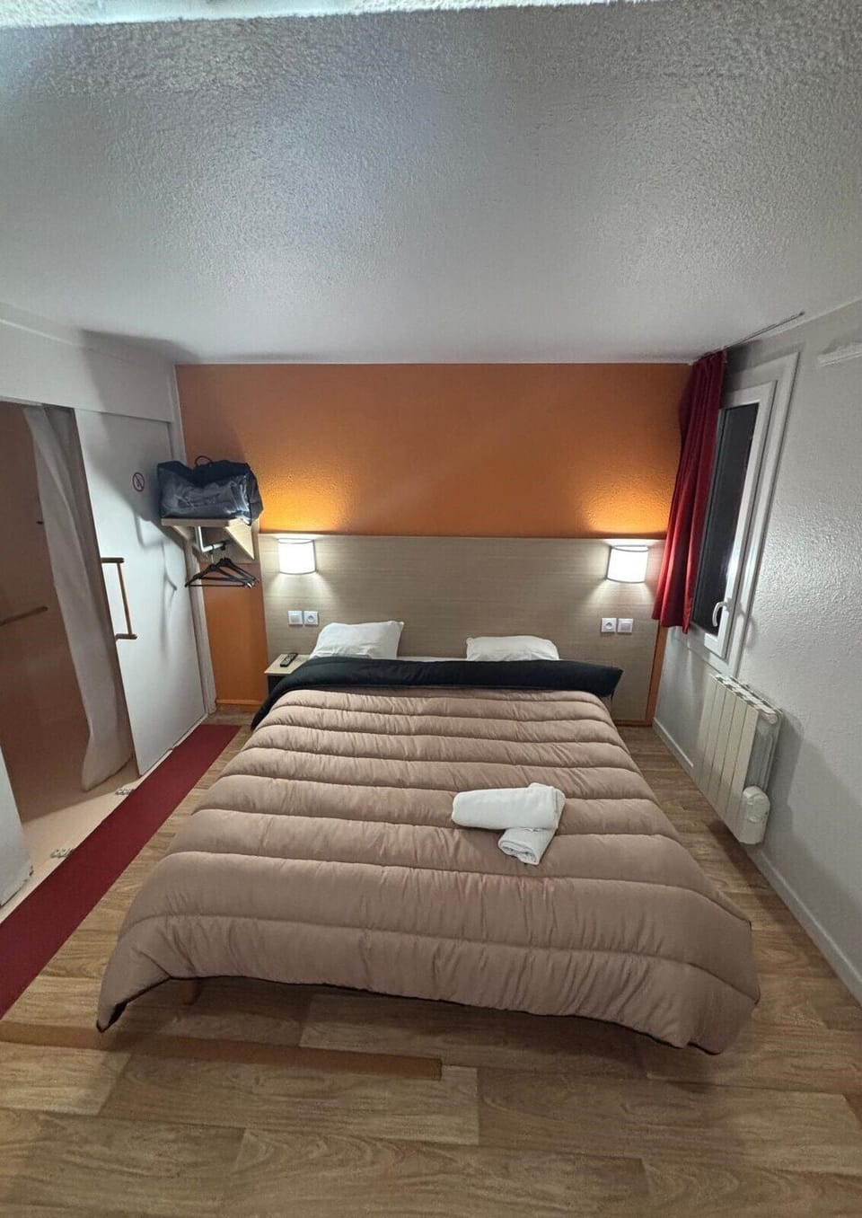 Standard Double Room | Desk, laptop workspace, blackout drapes, iron/ironing board