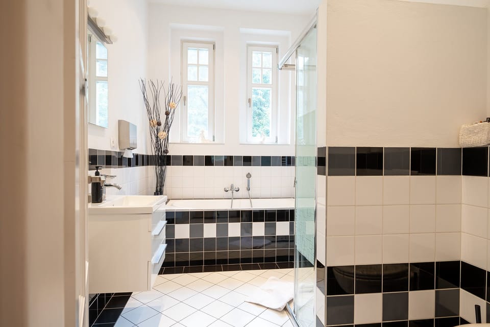 Exclusive Apartment | Bathroom | Shower, free toiletries, hair dryer, towels