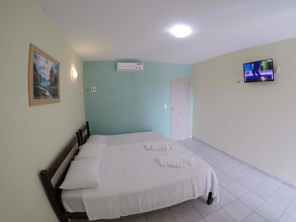 Minibar, blackout drapes, free WiFi, bed sheets