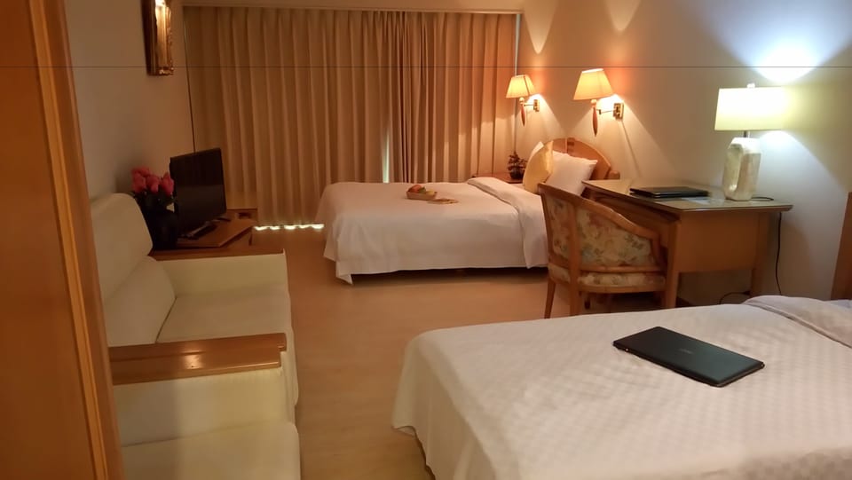 Deluxe Triple Room | In-room safe, desk, blackout drapes, soundproofing