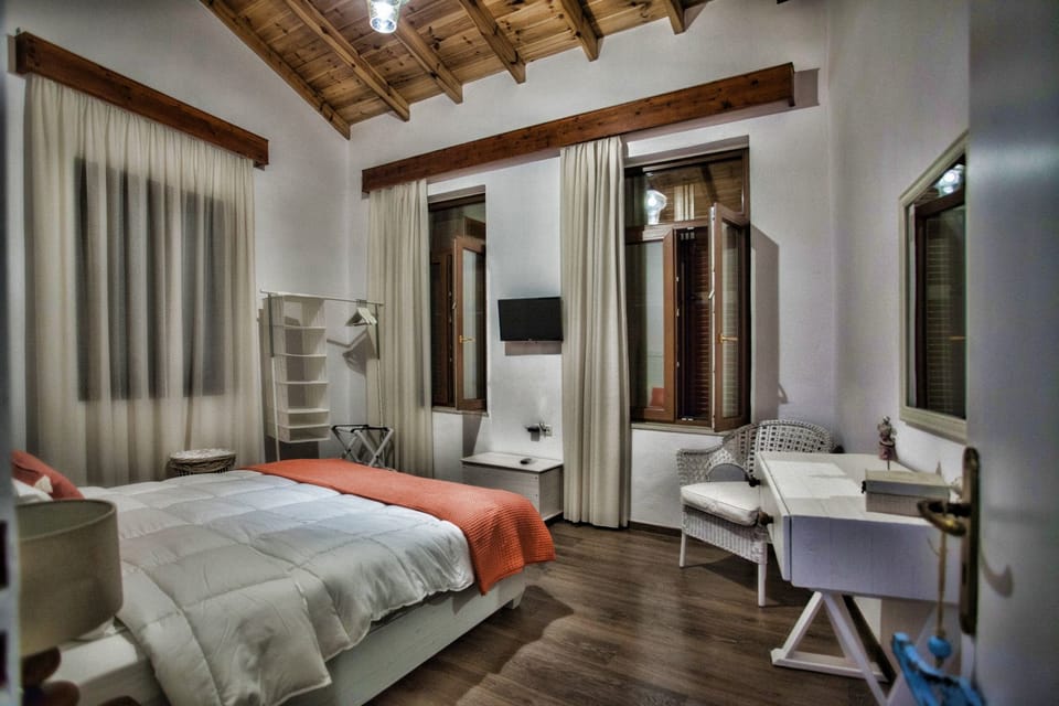 Family House, 2 Bedrooms | 2 bedrooms, Egyptian cotton sheets, premium bedding, down comforters