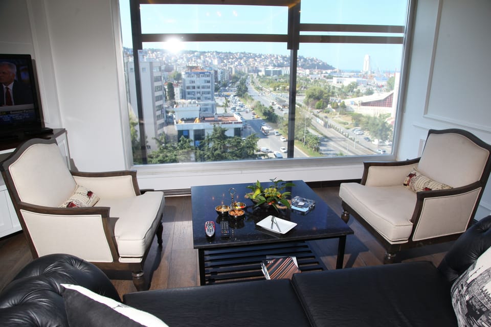 Suite | Premium bedding, minibar, in-room safe, desk