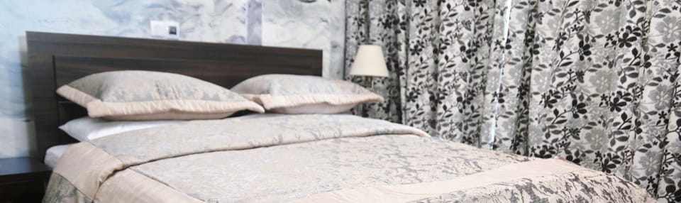 Standard Double Room | Premium bedding, in-room safe, desk, blackout drapes
