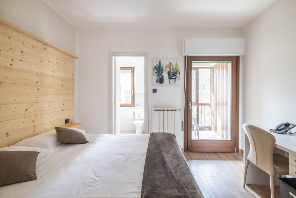 Classic Double or Twin Room, Mountain View | Balcony view