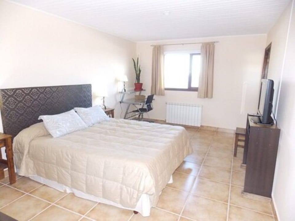 In-room safe, desk, soundproofing, iron/ironing board