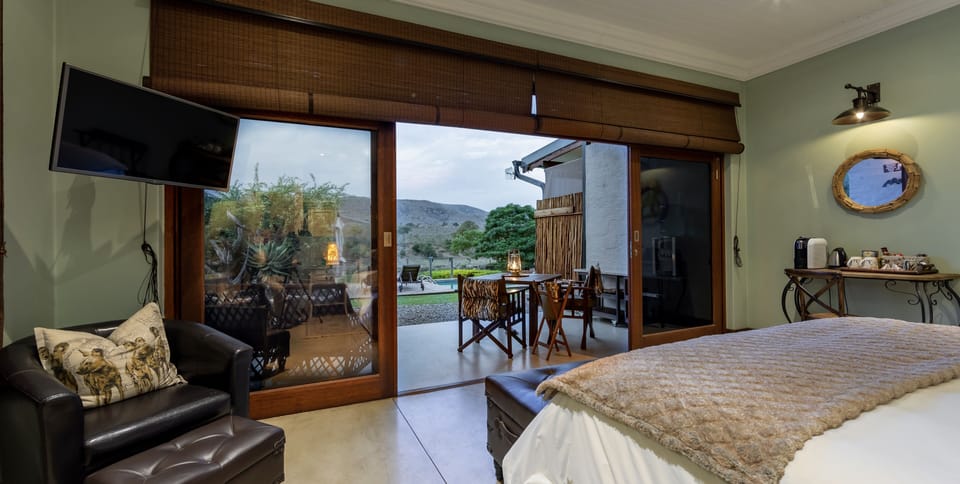 Ndlulamithi Luxury Suite, River View | Premium bedding, down comforters, Select Comfort beds, minibar