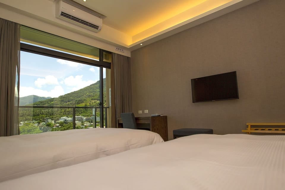 Twin Room | Premium bedding, desk, free WiFi, bed sheets