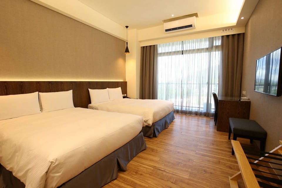 Quadruple Room | Premium bedding, desk, free WiFi, bed sheets