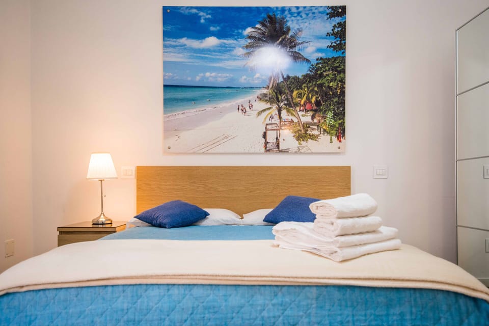 City Room, Balcony | In-room safe, desk, laptop workspace, blackout drapes