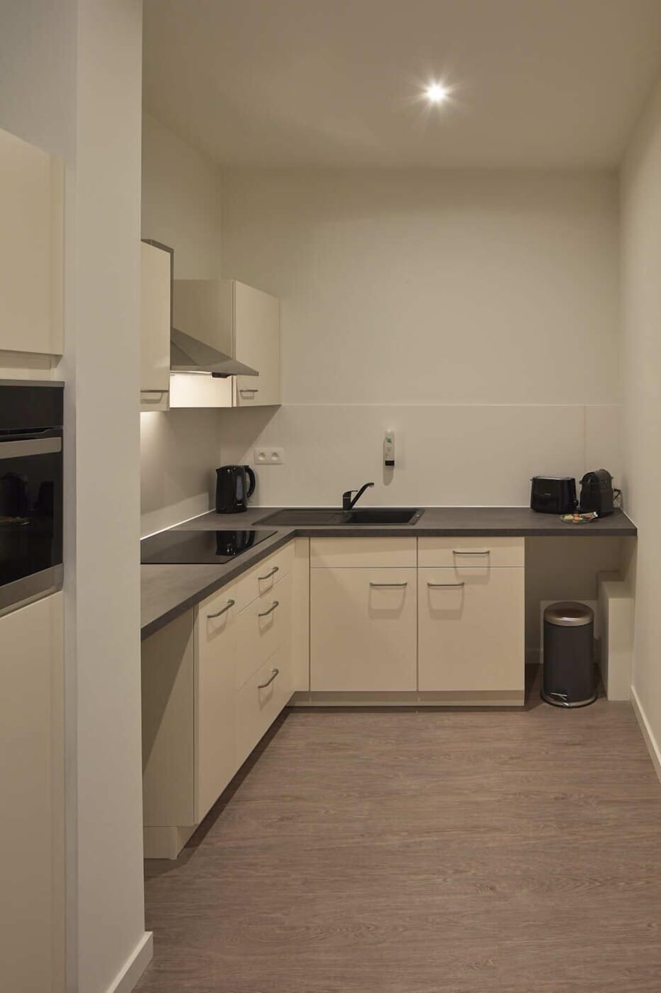 Comfort Apartment | Hypo-allergenic bedding, pillowtop beds, in-room safe