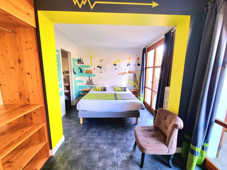 Deluxe Double Room, Balcony, Mountain View | Desk, blackout drapes, rollaway beds, free WiFi