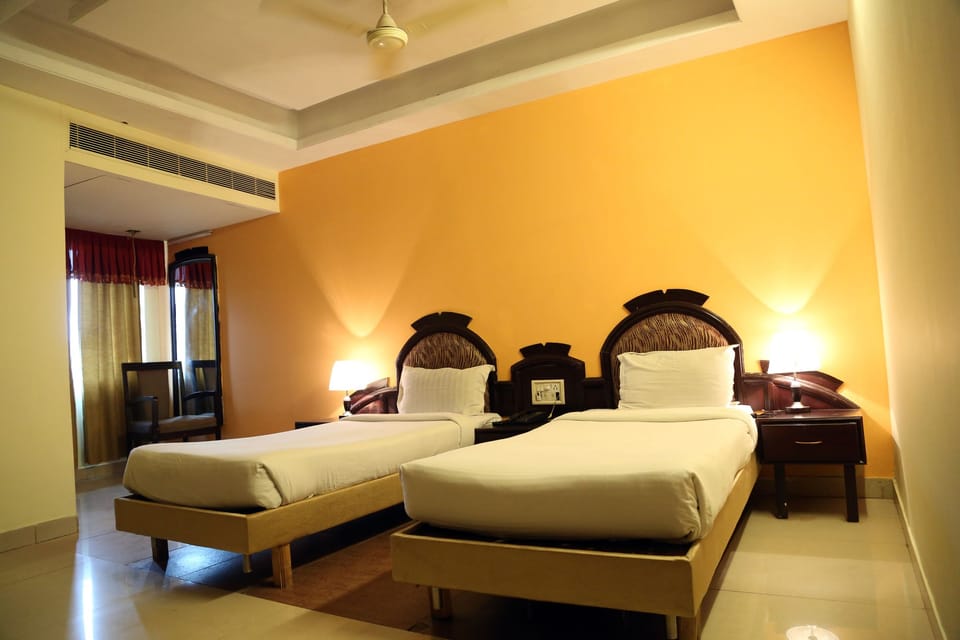 1 bedroom, premium bedding, in-room safe, desk