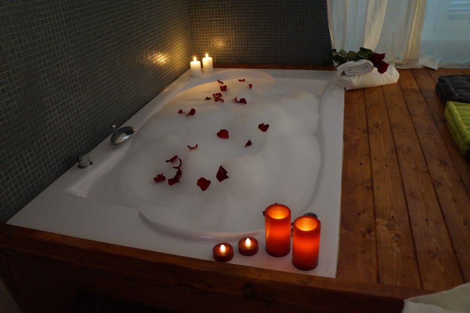Deluxe Double Room, Jetted Tub | Jetted tub