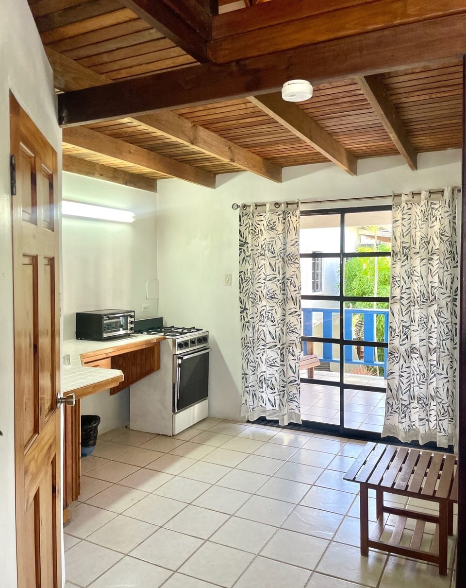 Signature Loft, Kitchenette, Garden View (Apartment, First Floor) | Private kitchen | Freezer
