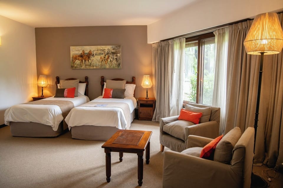 Suite | Premium bedding, down comforters, minibar, in-room safe