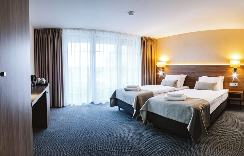 Superior Twin Room (Twin) | Desk, iron/ironing board, free WiFi, bed sheets