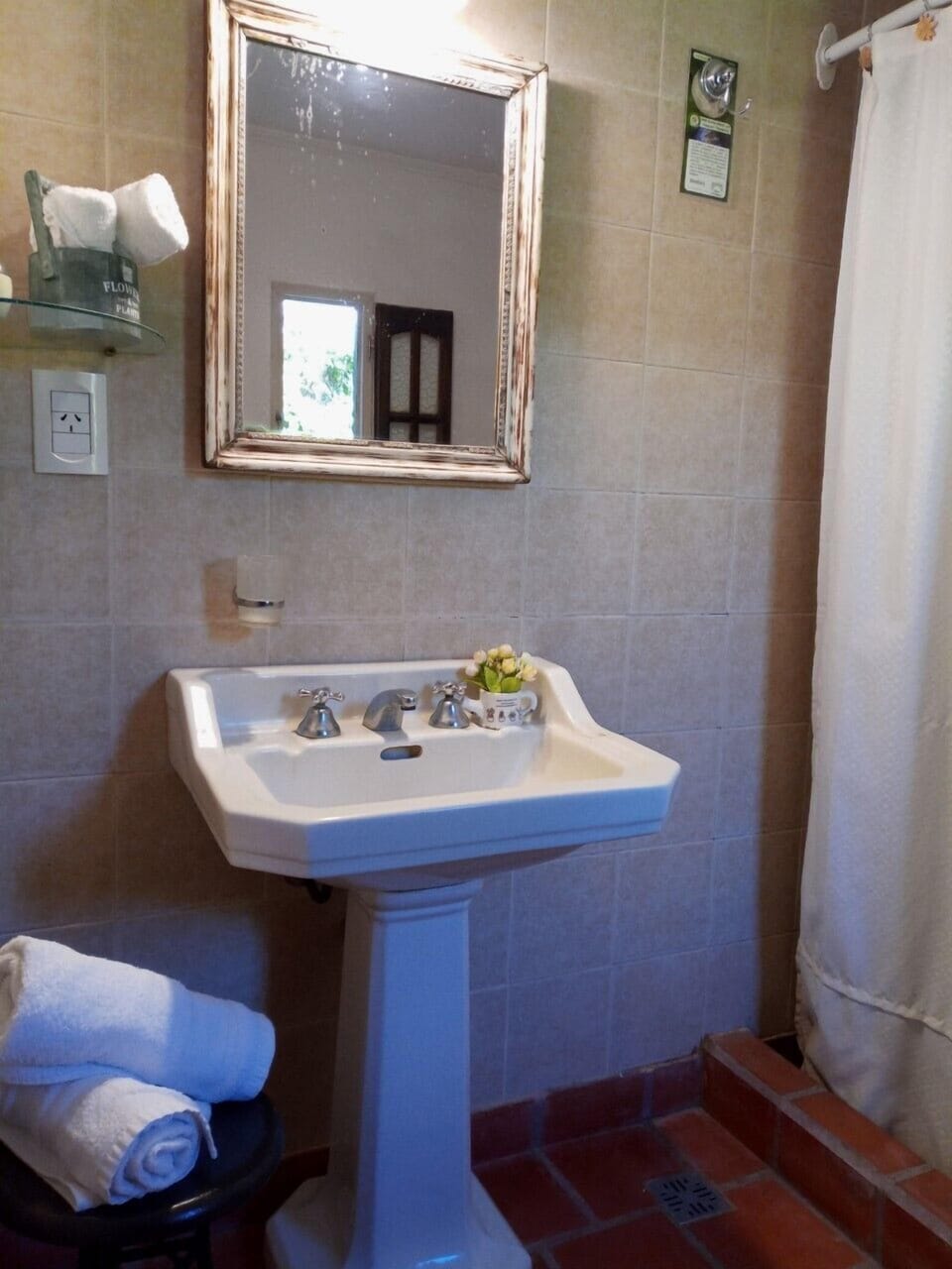 Superior Double Room, 1 King Bed, Park View | Bathroom | Shower, towels