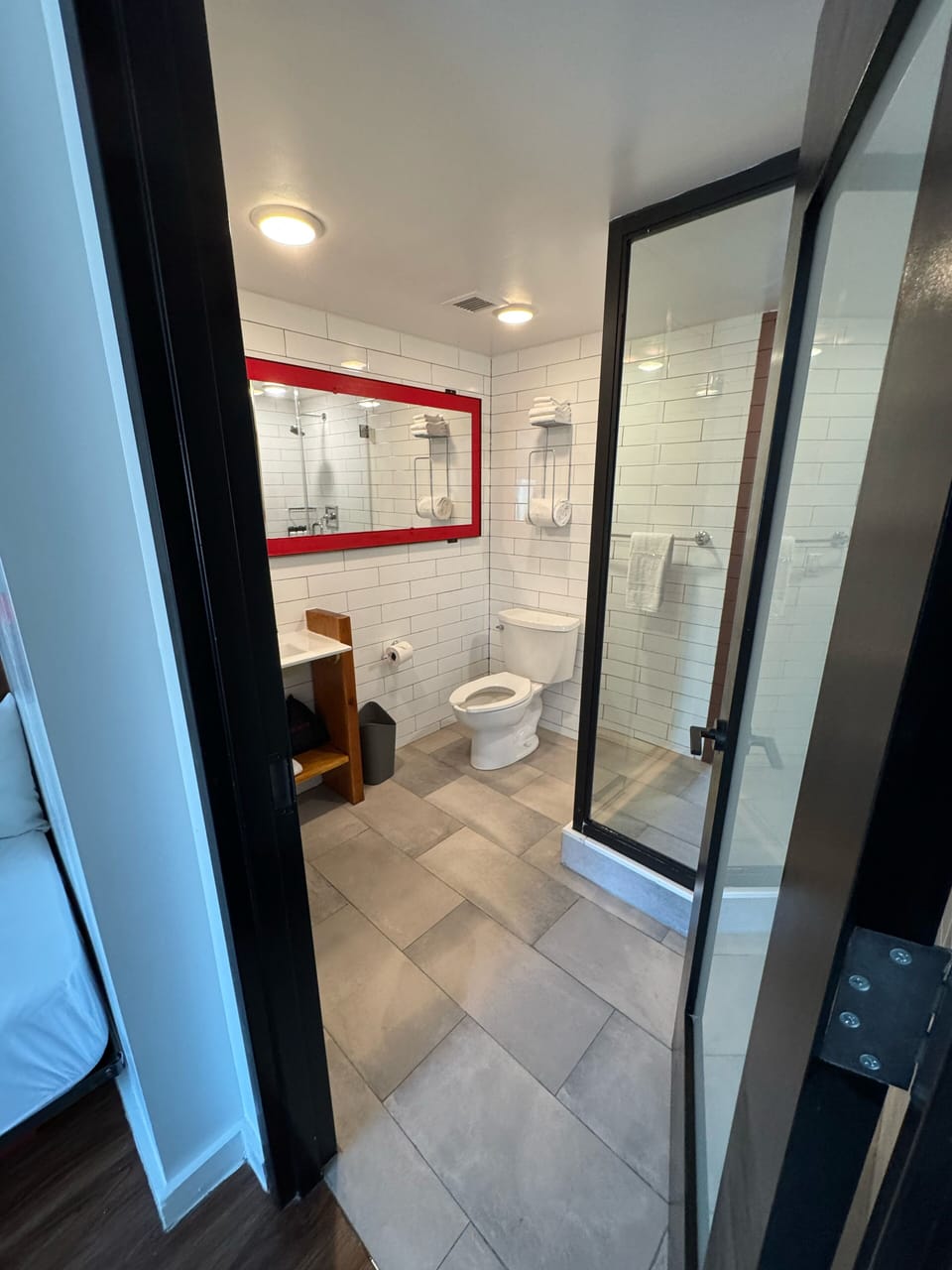 Standard Triple Room | Bathroom | Free toiletries, hair dryer (on request), towels, soap