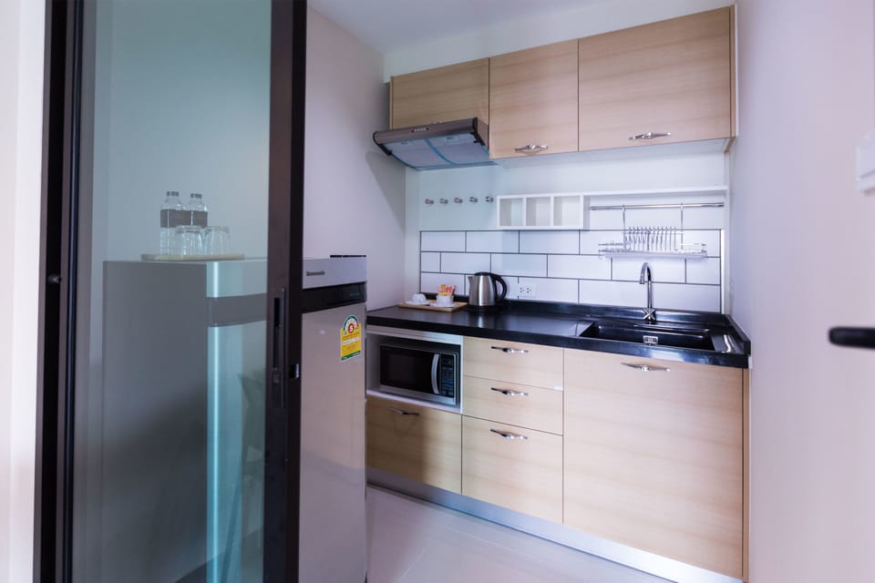 Extra Family Suite | Private kitchenette | Fridge