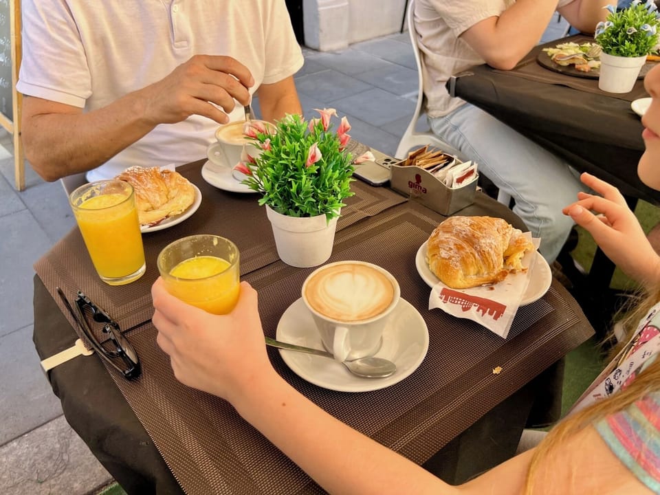 Free daily continental breakfast
