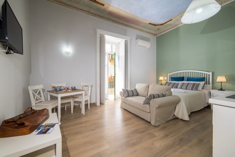 Classic Studio, 1 Bedroom, City View | Blackout drapes, soundproofing, WiFi (free), bed sheets