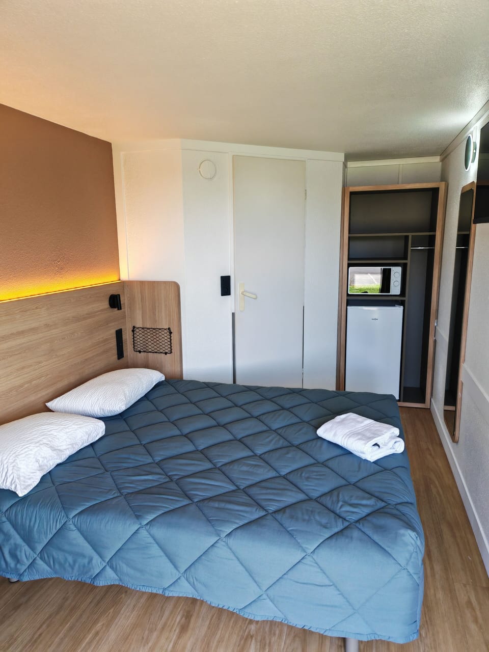 Premium bedding, desk, free WiFi, bed sheets