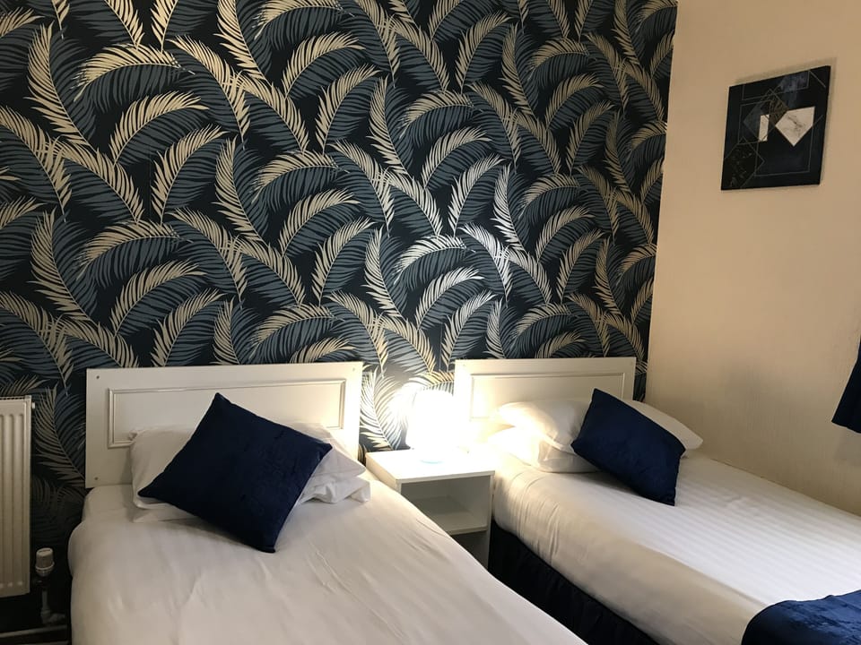 Comfort Twin Room, Ensuite (Street View)