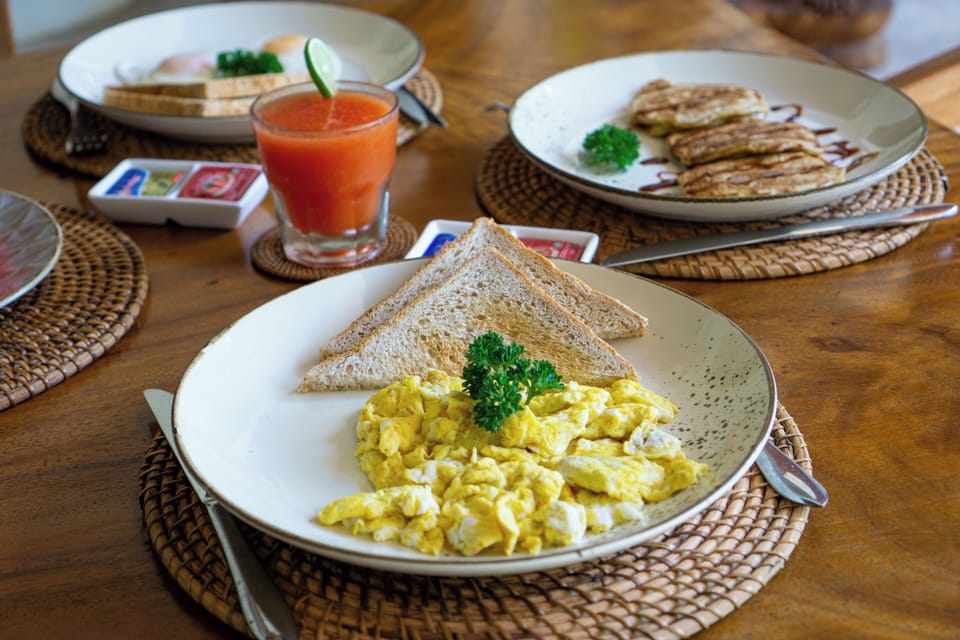 Continental breakfast for a fee on weekends