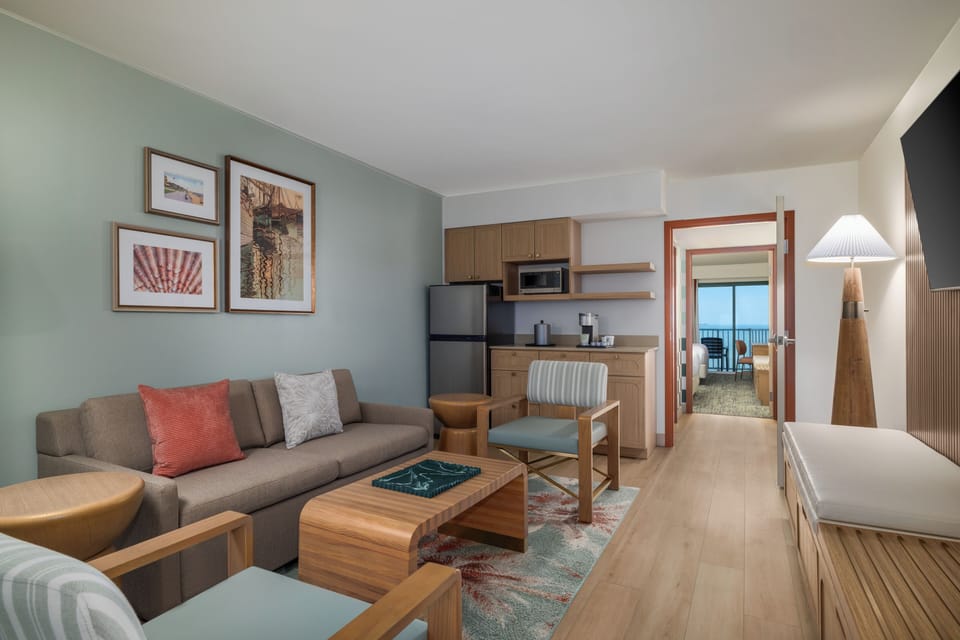 Suite, 1 Bedroom | Living area | Flat-screen TV, pay movies