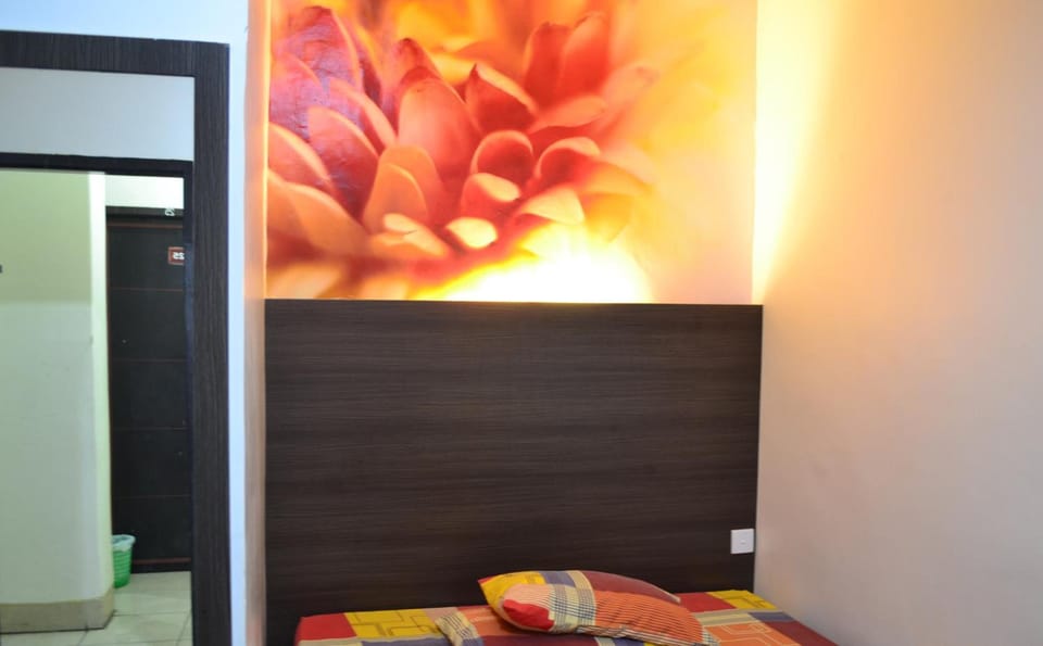 Desk, WiFi (free), bed sheets