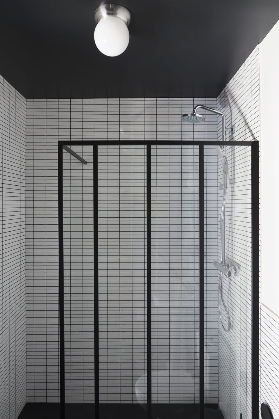 Signature Double Room (Chambre Ho My God) | Bathroom shower