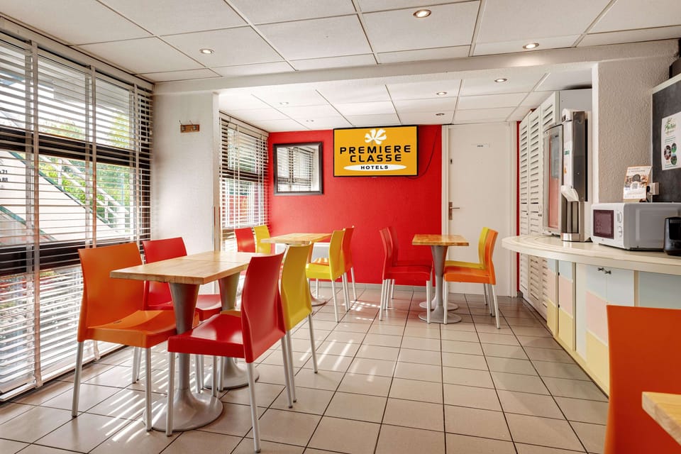 Daily buffet breakfast (EUR 6.20 per person)