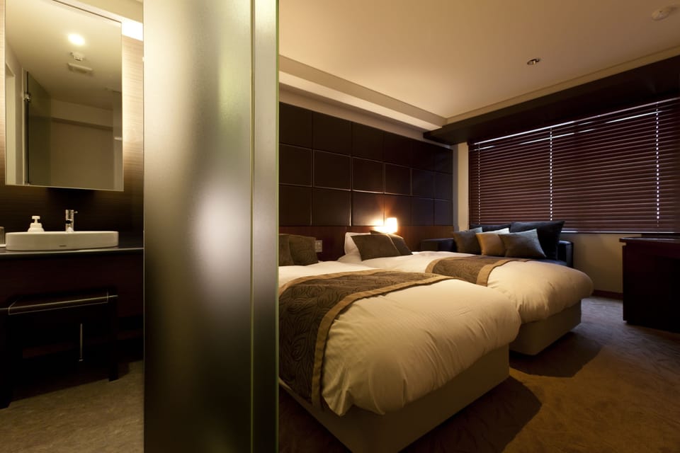 In-room safe, free WiFi, bed sheets