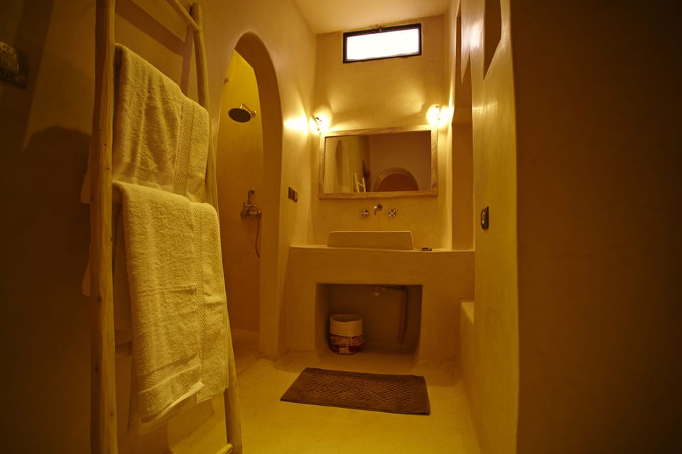 Triple Suite | Bathroom | Shower, rainfall showerhead, designer toiletries, hair dryer