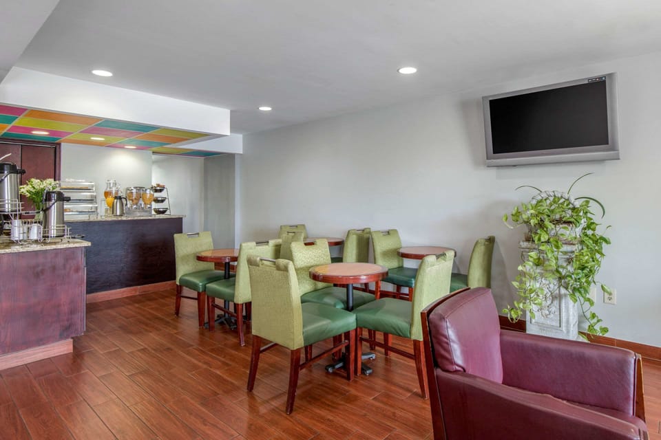 Free continental breakfast