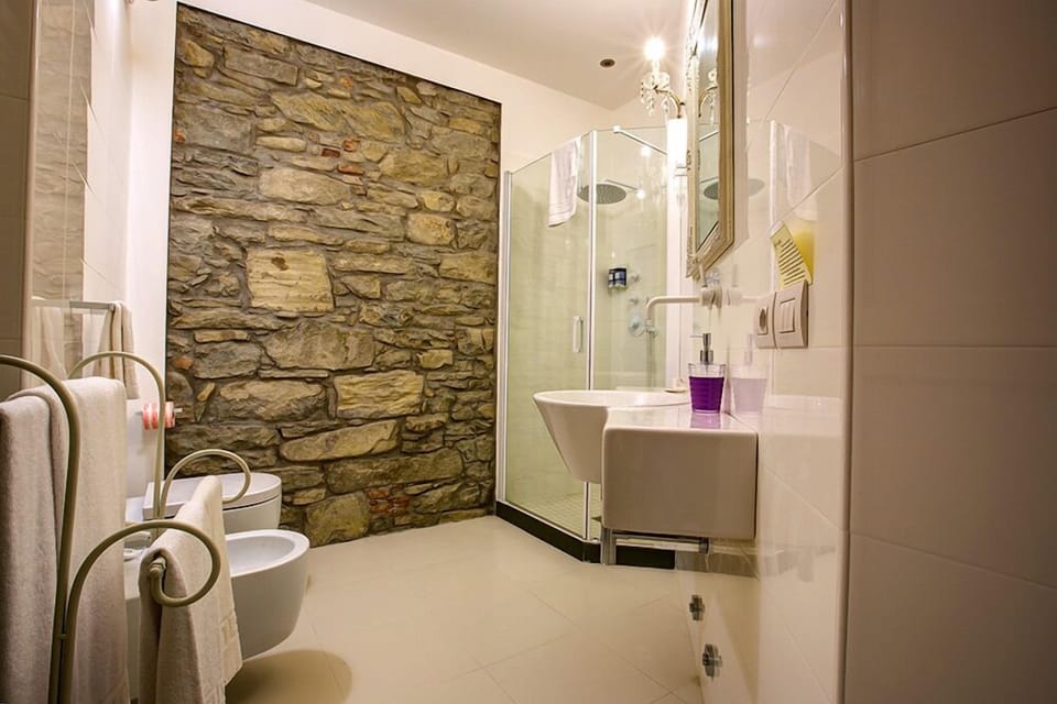 Standard Double Room | In-room safe, bed sheets