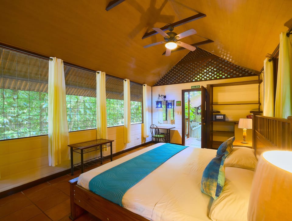 Standard Room | In-room safe, desk, WiFi (free), bed sheets