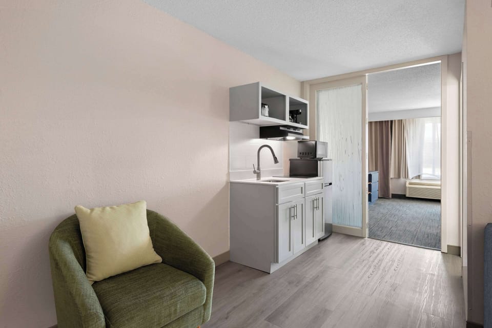 Suite, 1 King Bed with Sofa bed, Non Smoking (Upgrade) | In-room safe, individually decorated, individually furnished, desk