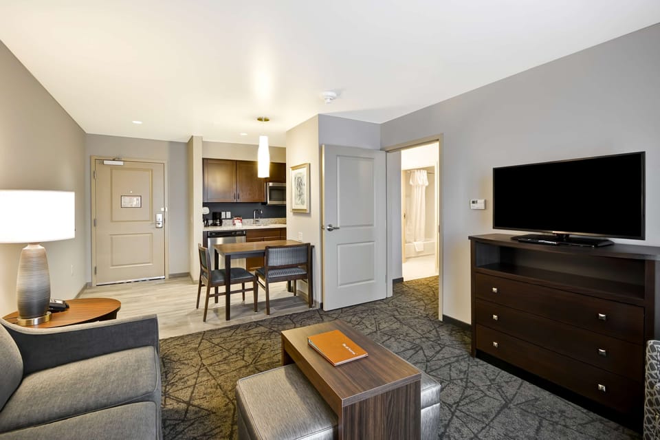 In-room safe, desk, iron/ironing board, free WiFi
