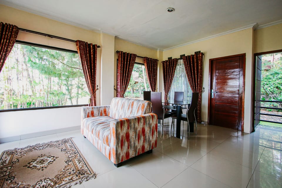 Family Suite, 2 Bedrooms, Non Smoking | Desk, laptop workspace, free WiFi